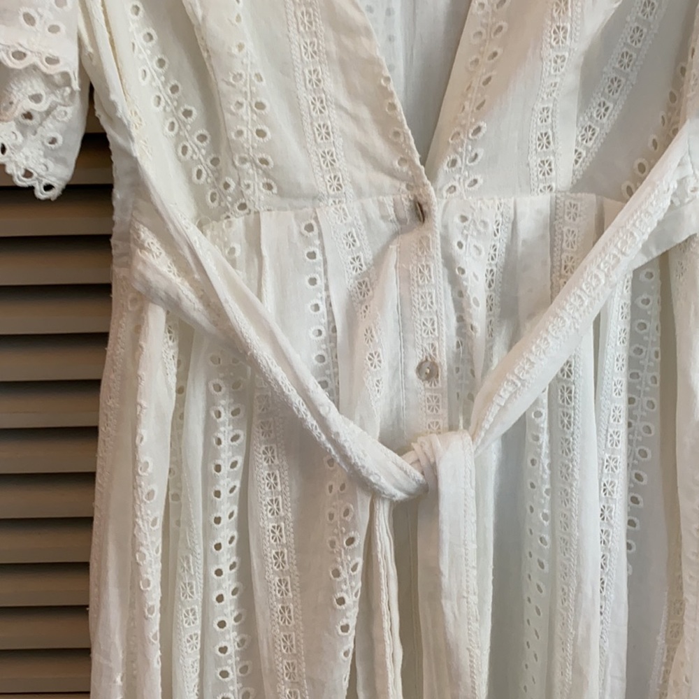 Eyelet midi dress - Picture 4 of 5